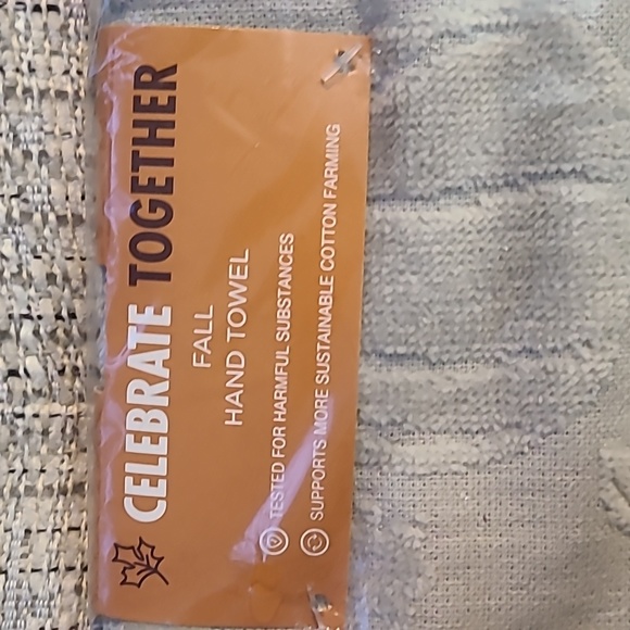 HOMEWEAR AND CELEBRATE TOGETHER HAND TOWELS BUNDLE OF 5 TOWELS - Picture 5 of 8